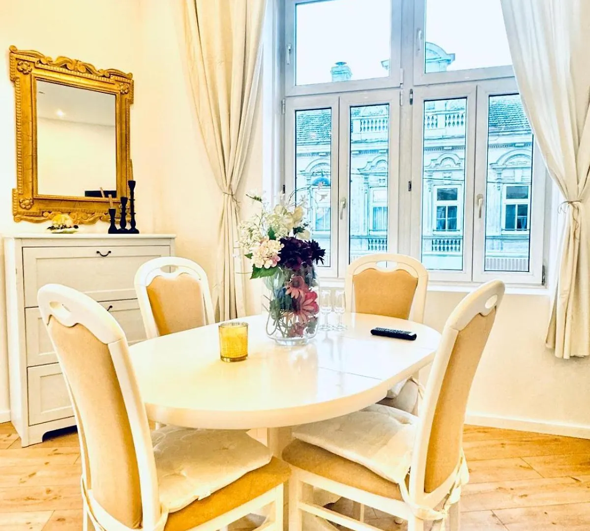 3Br Apartment 10-Min To Kaufpark Alterlaa Vienna