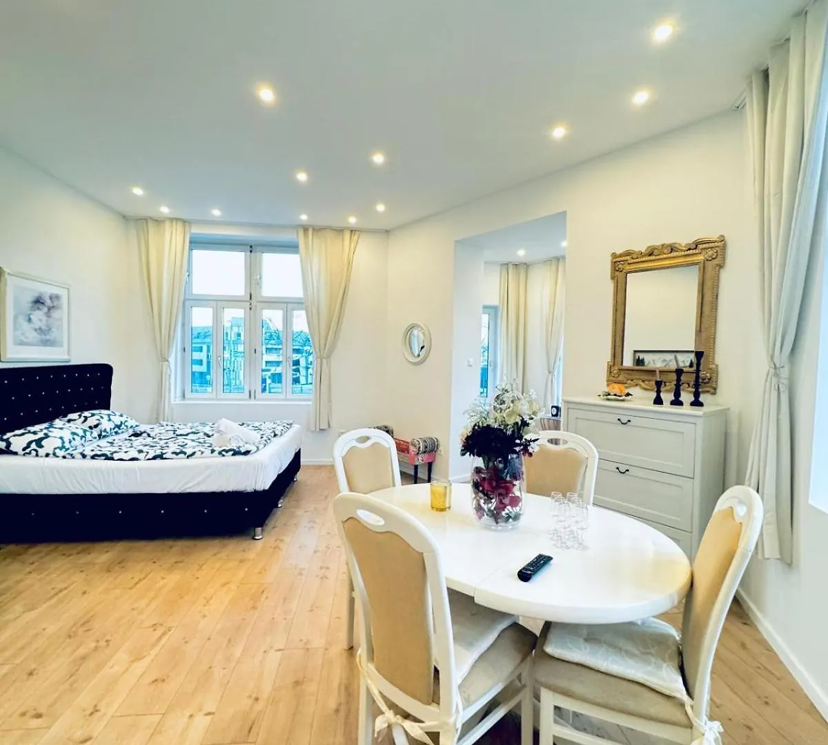 3Br Apartment 10-Min To Kaufpark Alterlaa Vienna