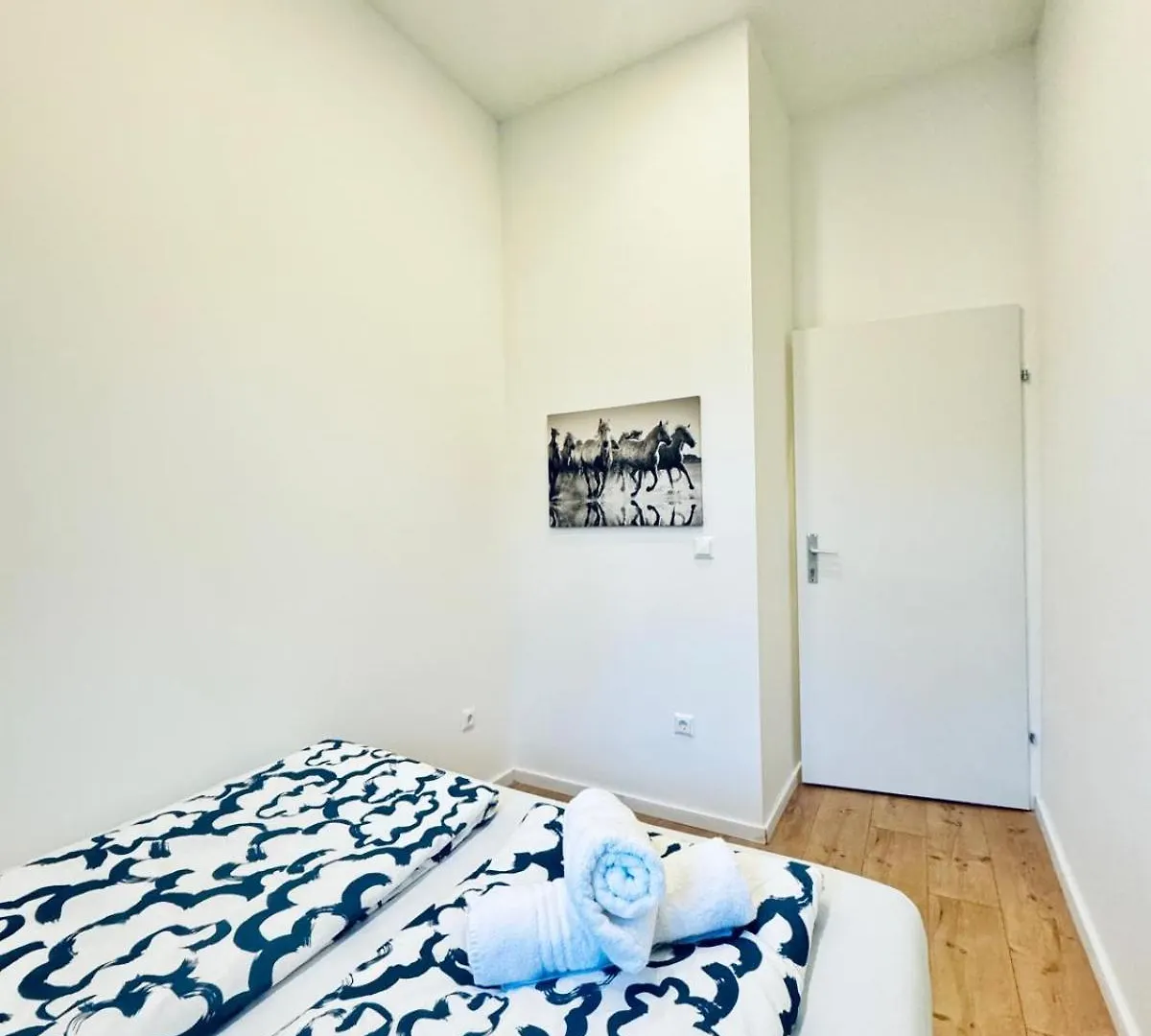 3Br Apartment 10-Min To Kaufpark Alterlaa Vienna