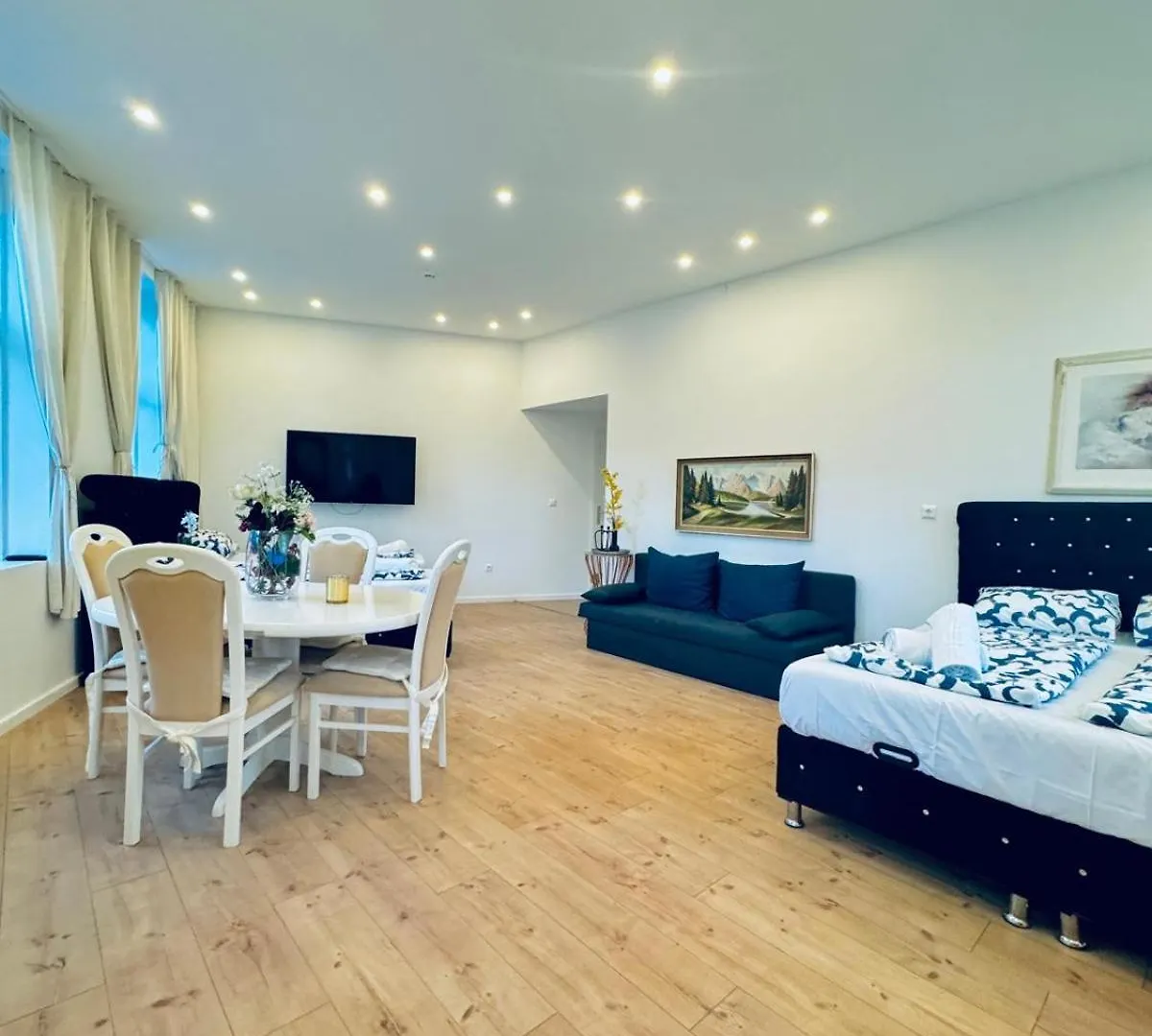 3Br Apartment 10-Min To Kaufpark Alterlaa Vienna 0*,  Austria