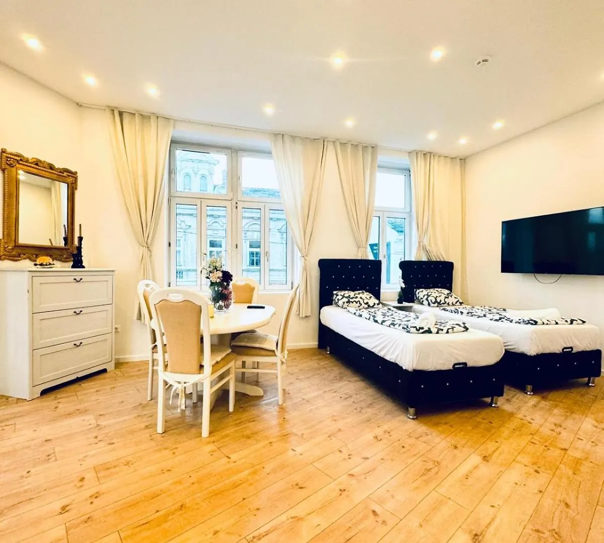 3Br Apartment 10-Min To Kaufpark Alterlaa Vienna
