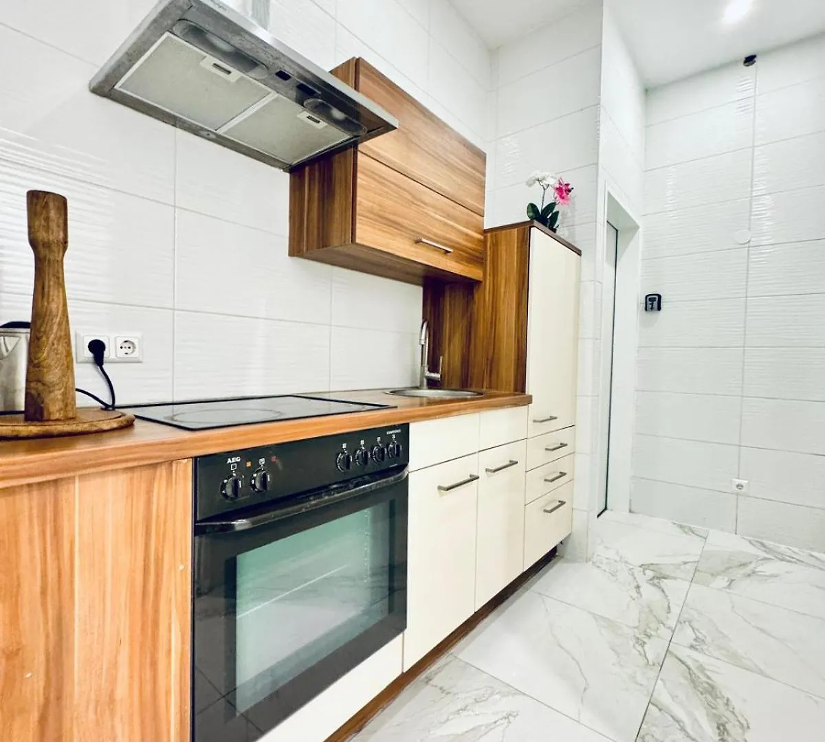 3Br Apartment 10-Min To Kaufpark Alterlaa Vienna 0*,  Austria