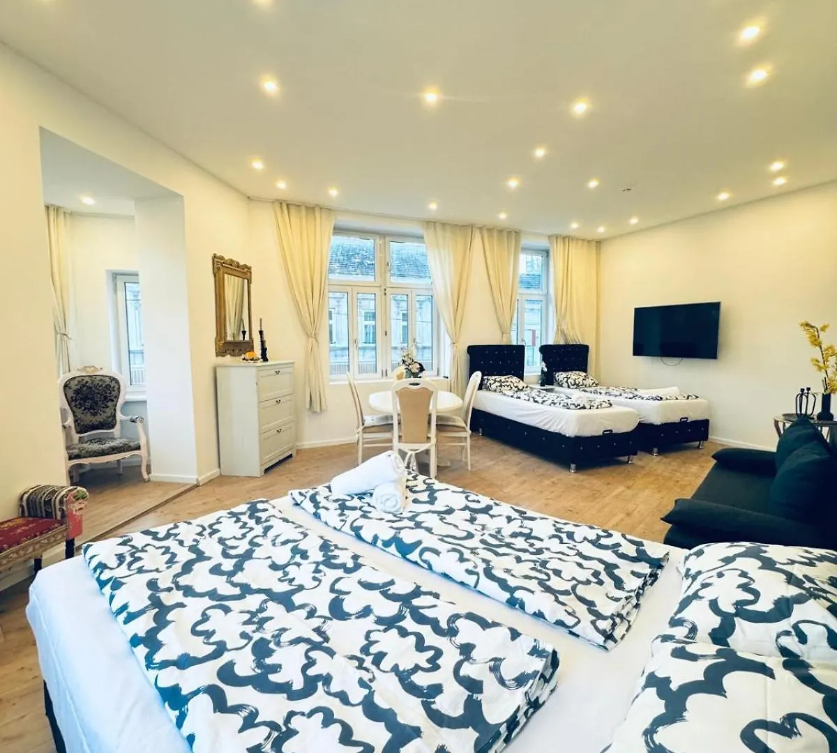 3Br Apartment 10-Min To Kaufpark Alterlaa Vienna